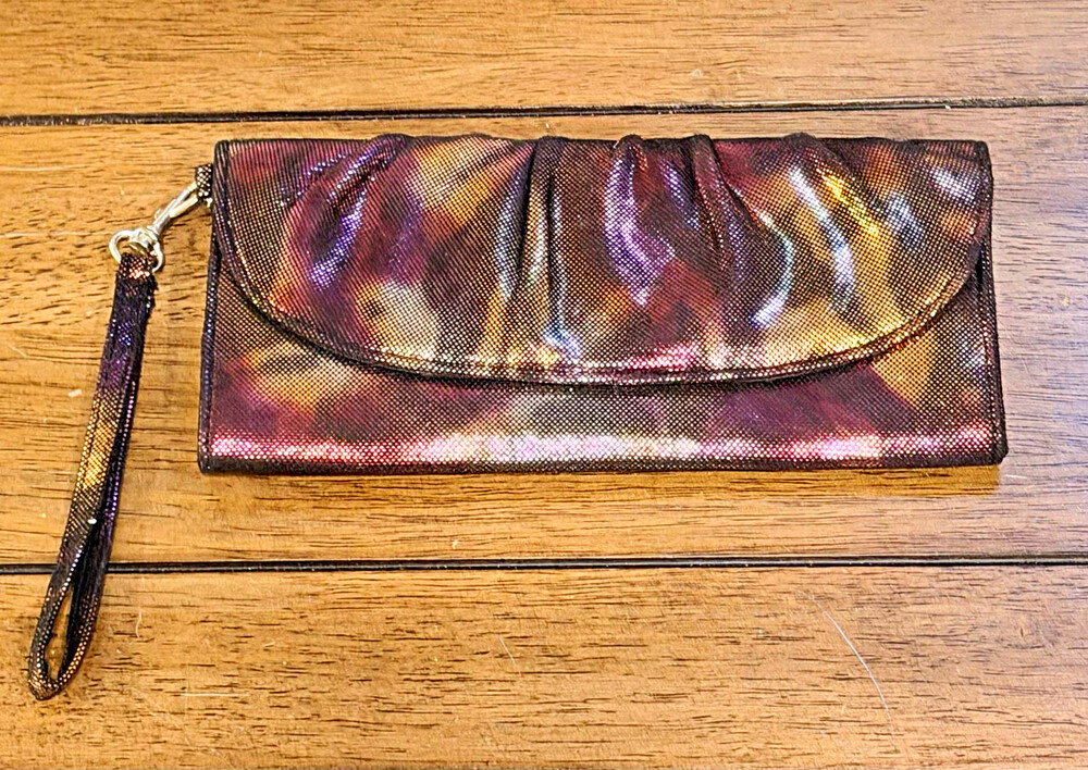 NWOT Apt. 9 Metallic Iridescent Pleated Wristlet Clutch Wallet Organizer Y2K
